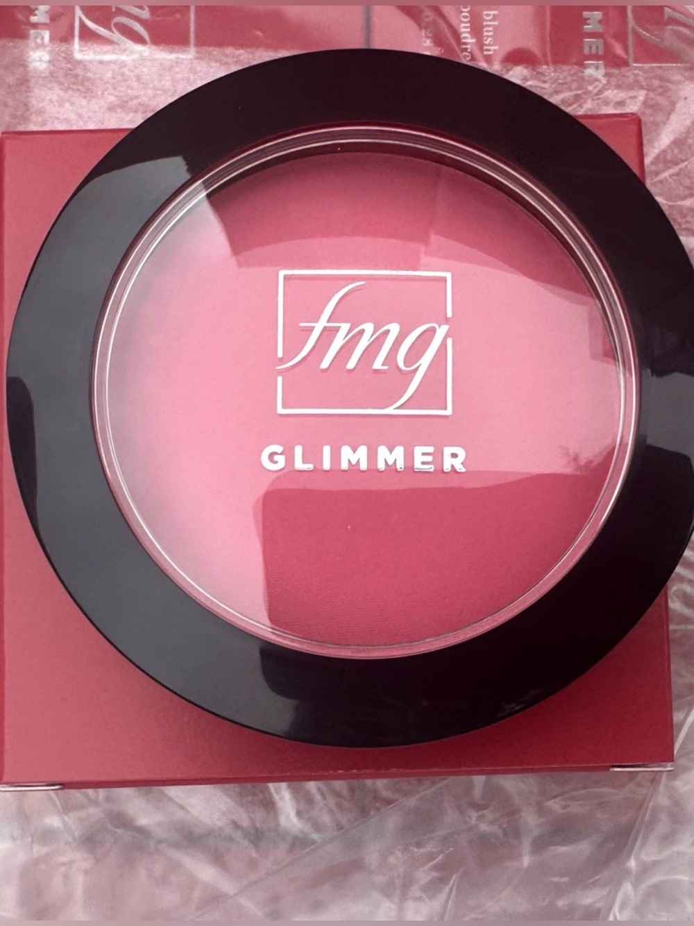 🌺 FMG Glimmer Powder Blush in Petal Pink. - Picture 3 of 4